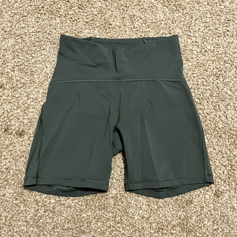 Lululemon train times shorts